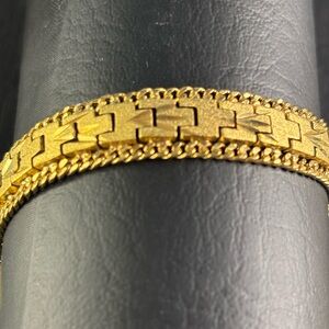 Vintage Gold Tone Diamond Cut Bracelet w/ Box Closure